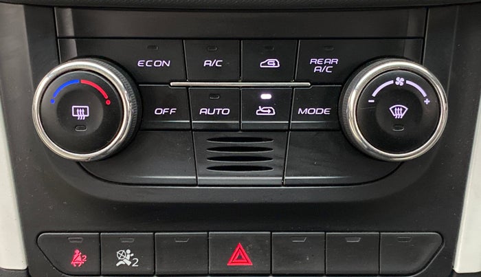 2018 Mahindra MARAZZO M8 7 STR, Diesel, Manual, 25,614 km, Automatic Climate Control