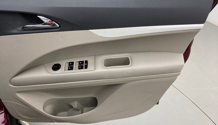 2018 Mahindra MARAZZO M8 7 STR, Diesel, Manual, 25,614 km, Driver Side Door Panels Control