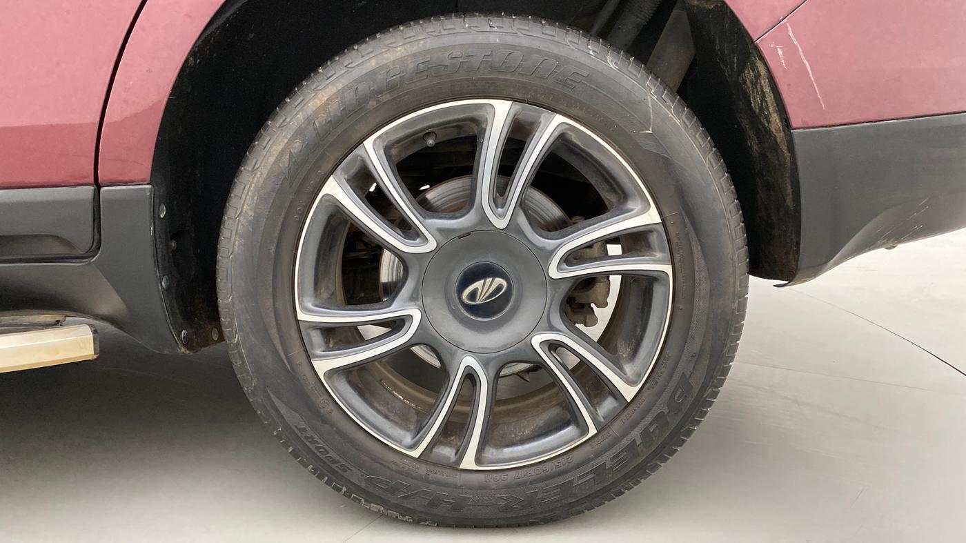 2018 Mahindra MARAZZO M8 7 STR, Diesel, Manual, 25,614 km, Left Rear Wheel