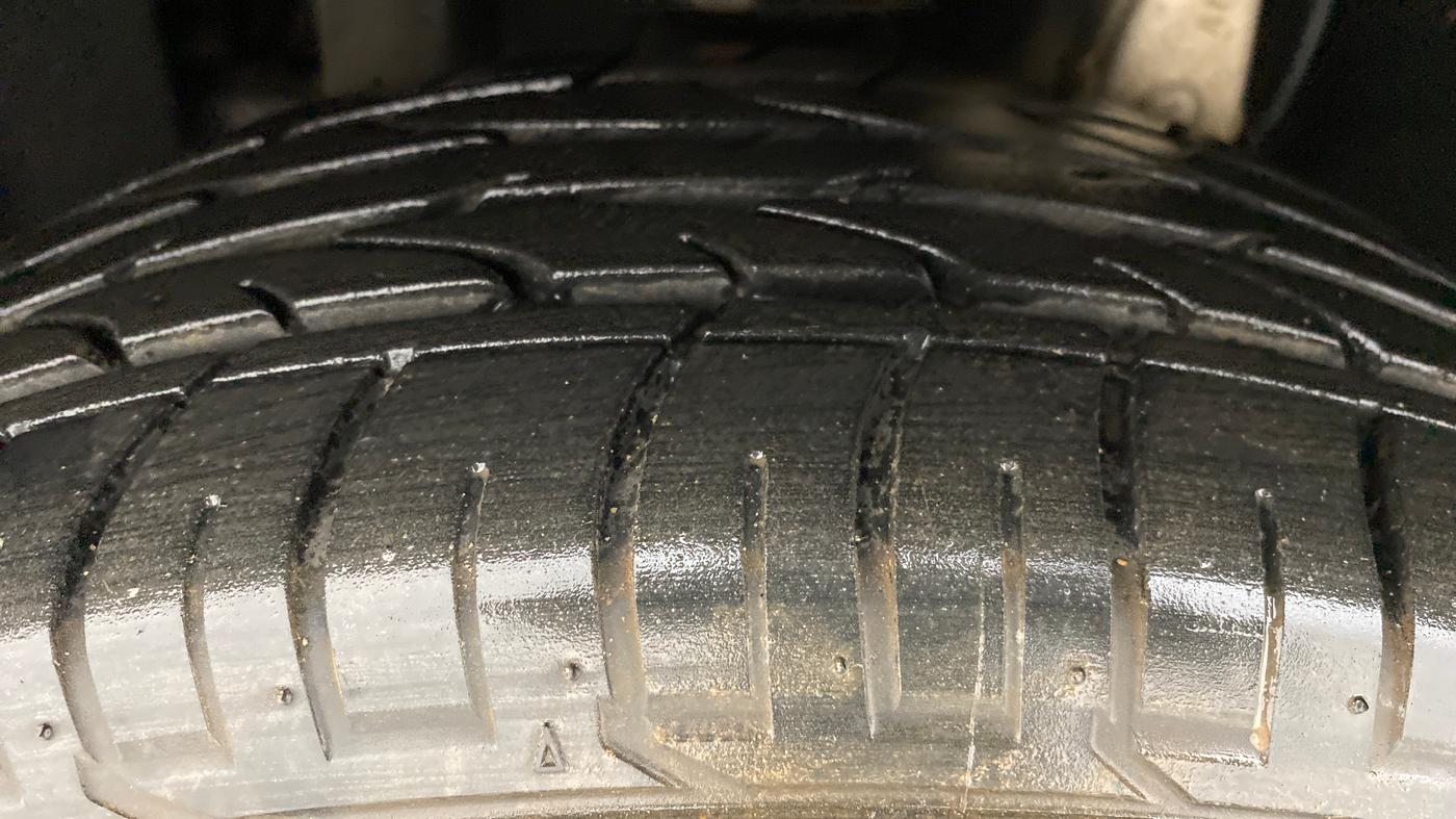 2018 Mahindra MARAZZO M8 7 STR, Diesel, Manual, 25,614 km, Left Front Tyre Tread