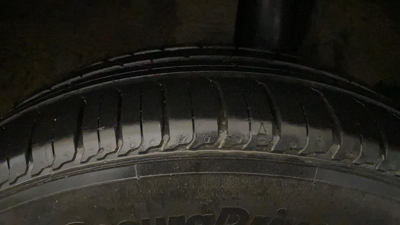 2014 Maruti Ertiga VXI CNG, CNG, Manual, 84,252 km, Left Rear Tyre Tread