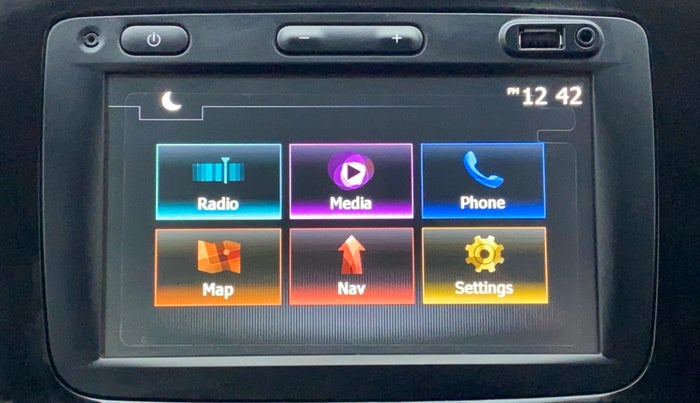 2016 Renault Kwid RXT 1.0 AMT (O), Petrol, Automatic, 26,388 km, Infotainment System