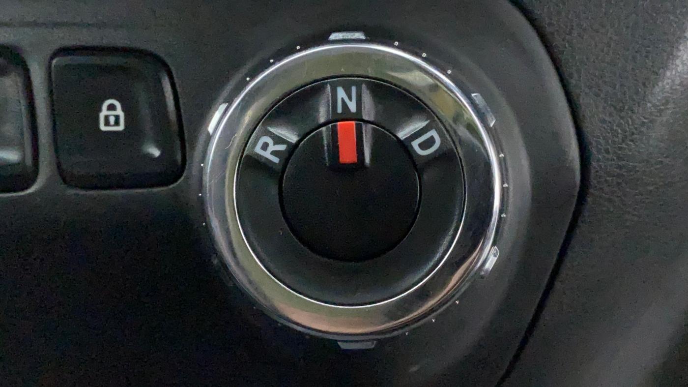 2016 Renault Kwid RXT 1.0 AMT (O), Petrol, Automatic, 26,388 km, Gear Lever