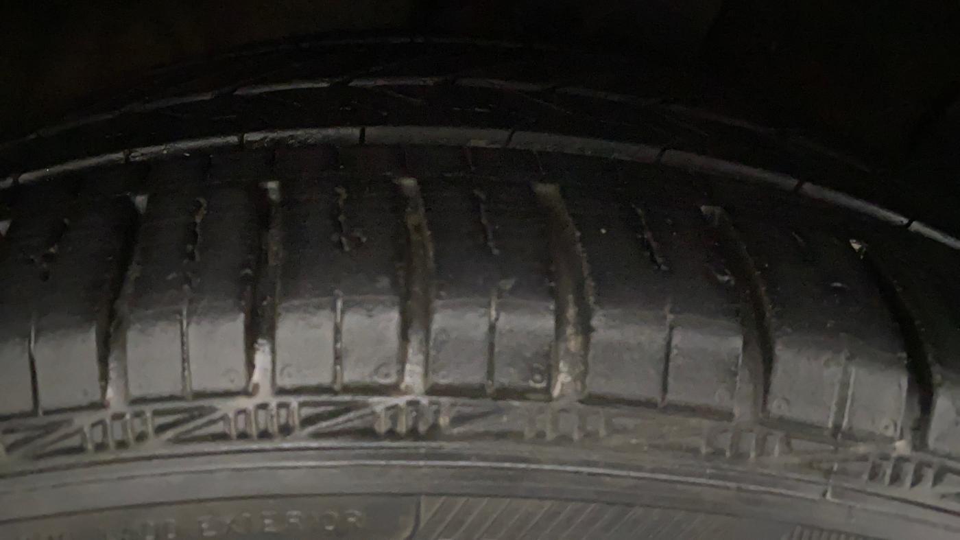 2018 Hyundai Grand i10 SPORTZ AT 1.2 KAPPA VTVT, Petrol, Automatic, 27,828 km, Right Rear Tyre Tread