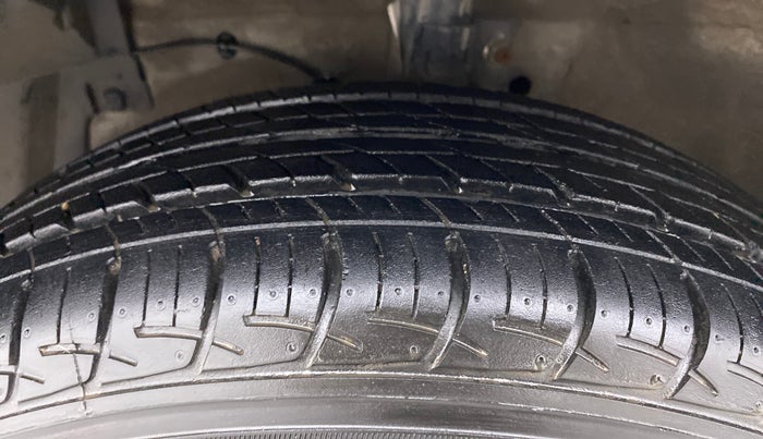 2014 Maruti Swift Dzire ZXI 1.2 BS IV, Petrol, Manual, 80,698 km, Left Front Tyre Tread