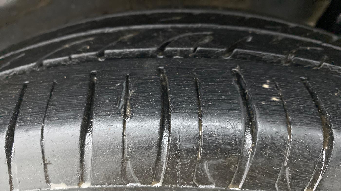 2016 Maruti Wagon R 1.0 VXI AMT, Petrol, Automatic, 57,286 km, Left Rear Tyre Tread
