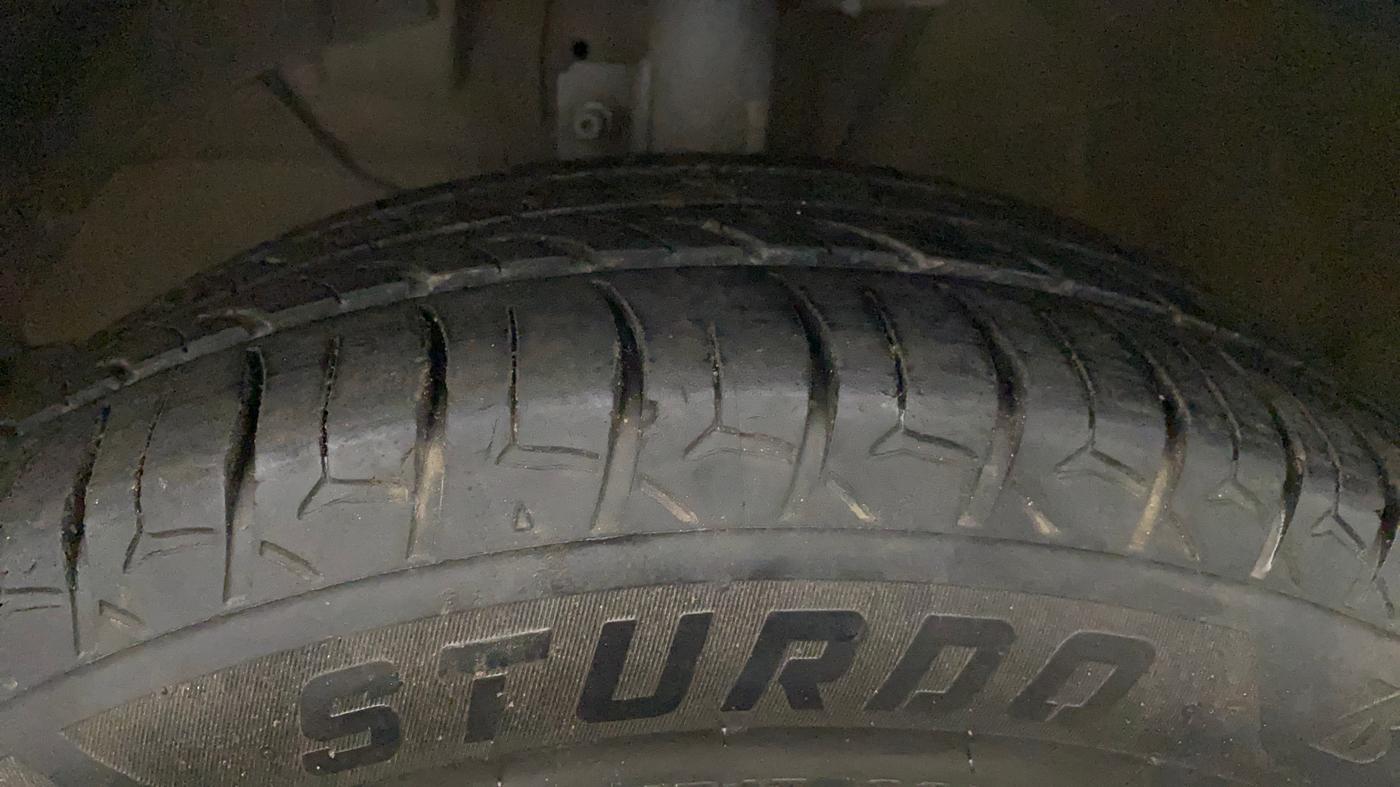 2020 Maruti Ertiga VXI SHVS, Petrol, Manual, 94,290 km, Left Front Tyre Tread