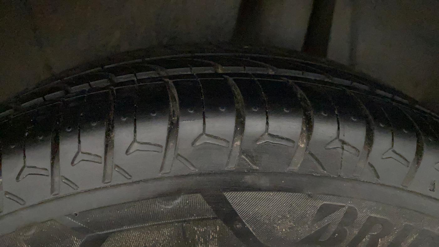 2020 Maruti Ertiga VXI SHVS, Petrol, Manual, 94,290 km, Left Rear Tyre Tread