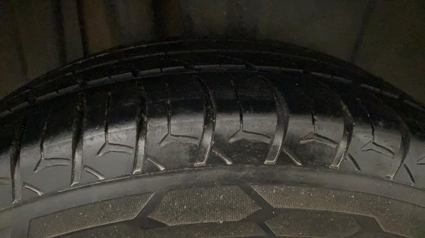 2020 Maruti Ertiga VXI SHVS, Petrol, Manual, 94,290 km, Right Rear Tyre Tread
