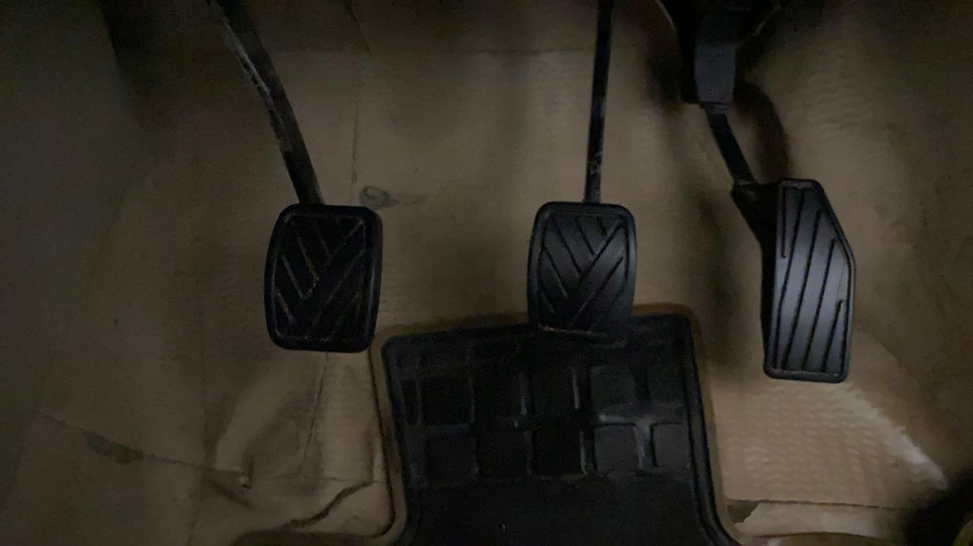 2020 Maruti Ertiga VXI SHVS, Petrol, Manual, 94,290 km, Pedals