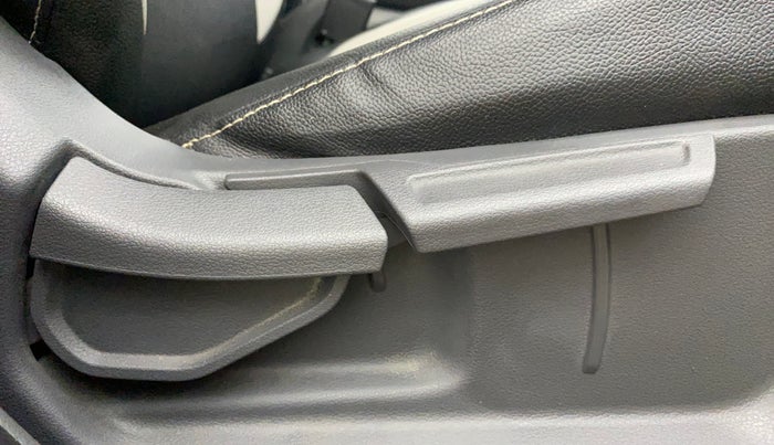 2020 Hyundai GRAND I10 NIOS SPORTZ AMT 1.2 KAPPA VTVT, Petrol, Automatic, 24,643 km, Driver Side Adjustment Panel