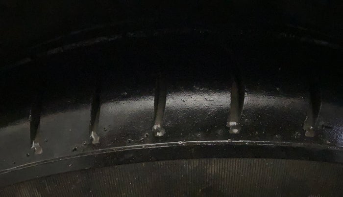 2018 Hyundai Grand i10 MAGNA 1.2 KAPPA VTVT, CNG, Manual, 51,511 km, Left Rear Tyre Tread