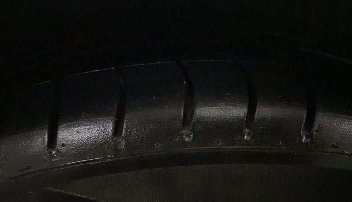 2018 Hyundai Grand i10 MAGNA 1.2 KAPPA VTVT, CNG, Manual, 51,511 km, Right Rear Tyre Tread