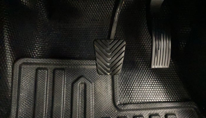 2021 KIA SONET HTX 1.0 IMT, Petrol, Manual, 56,980 km, Pedals