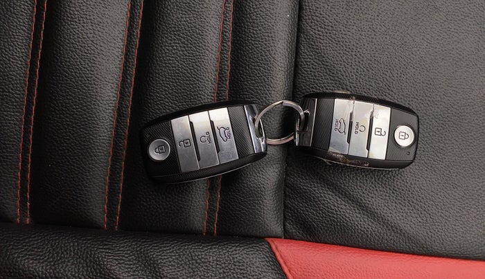 2021 KIA SONET HTX 1.0 IMT, Petrol, Manual, 56,980 km, Key Close Up