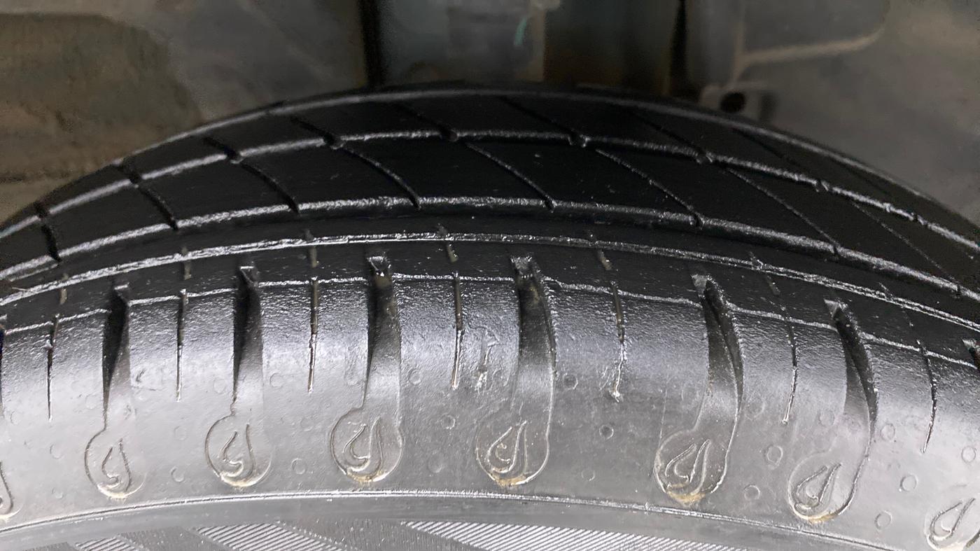 2020 Renault Kwid 1.0 RXT Opt, Petrol, Manual, 19,551 km, Right Front Tyre Tread