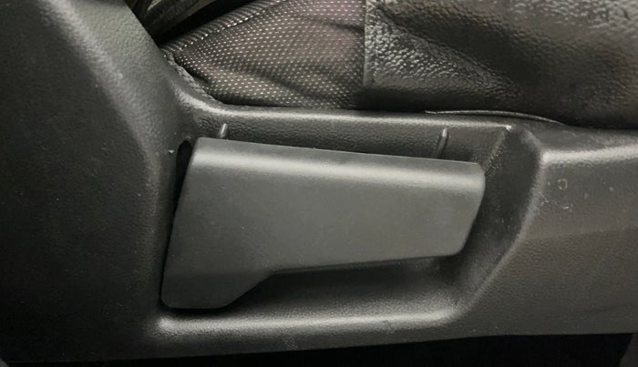 2021 Renault Kiger RXL 1.0 TURBO MT DUAL TONE, Petrol, Manual, 36,916 km, Driver Side Adjustment Panel