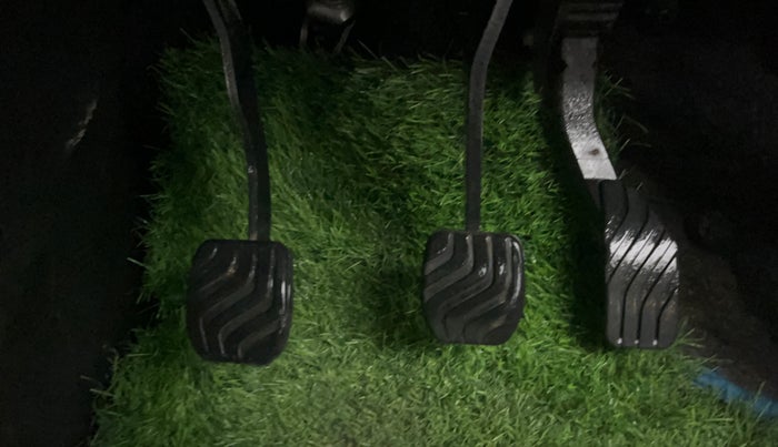 2021 Renault Kiger RXL 1.0 TURBO MT DUAL TONE, Petrol, Manual, 36,916 km, Pedals