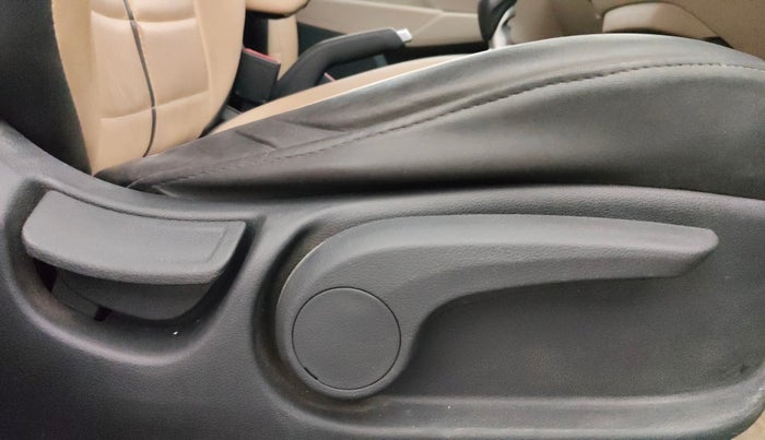 2019 Hyundai Verna 1.6 VTVT SX, Petrol, Manual, 49,243 km, Driver Side Adjustment Panel