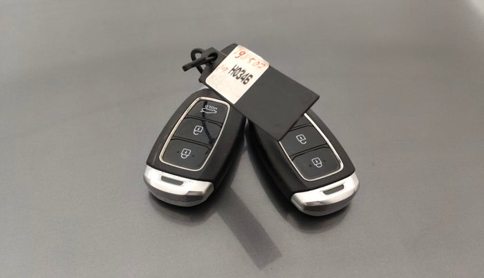 2019 Hyundai Verna 1.6 VTVT SX, Petrol, Manual, 49,243 km, Key Close Up