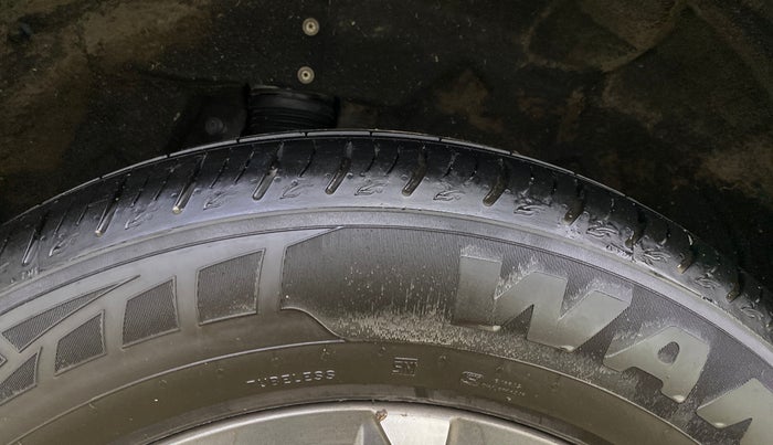 2022 Mahindra XUV700 AX 7 LUXURY P AT 7 STR, Petrol, Automatic, 89,205 km, Right Rear Tyre Tread