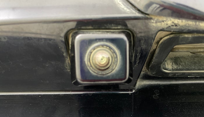 2022 Mahindra XUV700 AX 7 LUXURY P AT 7 STR, Petrol, Automatic, 89,205 km, Parking Camera