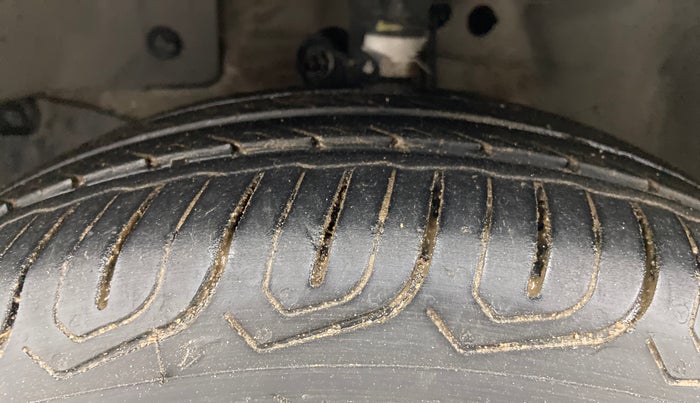 2014 Honda Brio S MT, Petrol, Manual, 69,254 km, Left Front Tyre Tread