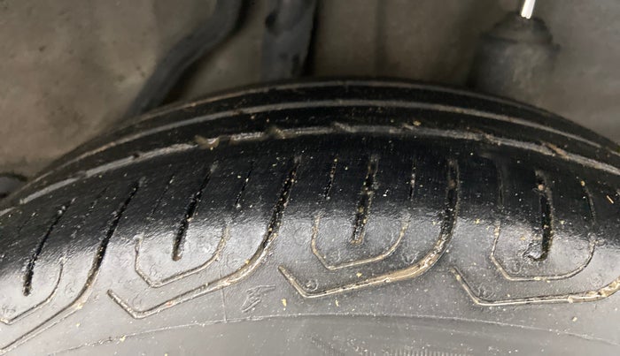 2014 Honda Brio S MT, Petrol, Manual, 69,254 km, Left Rear Tyre Tread