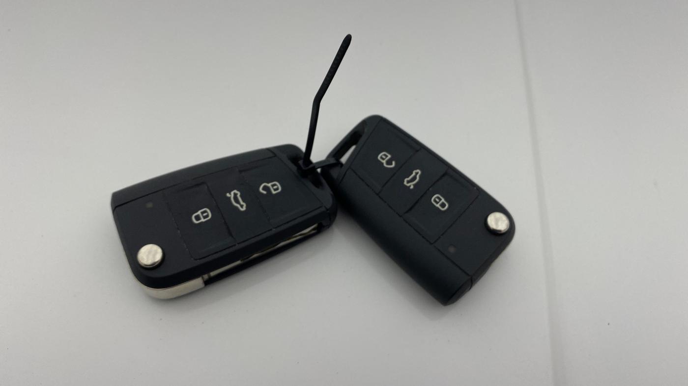 2024 Volkswagen TAIGUN  GT PLUS 1.5 TSI MT, Petrol, Manual, 22,982 km, Key Close Up