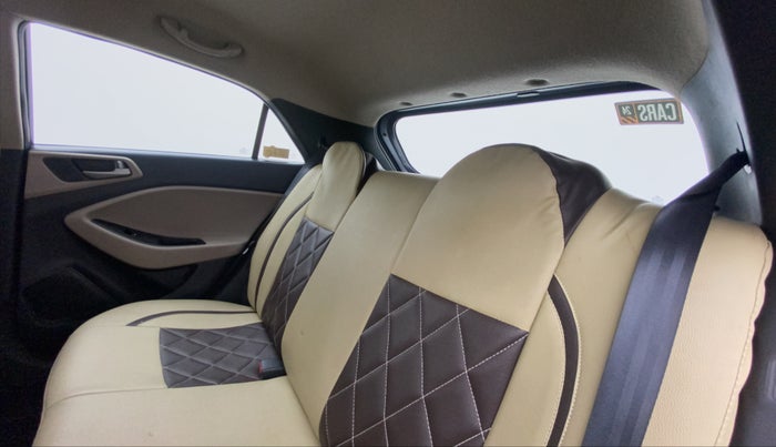 2015 Hyundai Elite i20 MAGNA 1.2, Petrol, Manual, 72,718 km, Right Side Rear Door Cabin