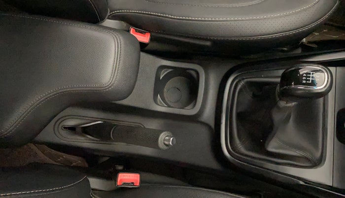 2017 Tata Hexa XT 4X2 6 STR, Diesel, Manual, 91,455 km, Gear Lever