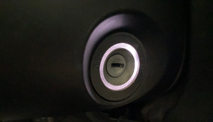 2017 Tata Hexa XT 4X2 6 STR, Diesel, Manual, 91,455 km, Keyless Start/ Stop Button