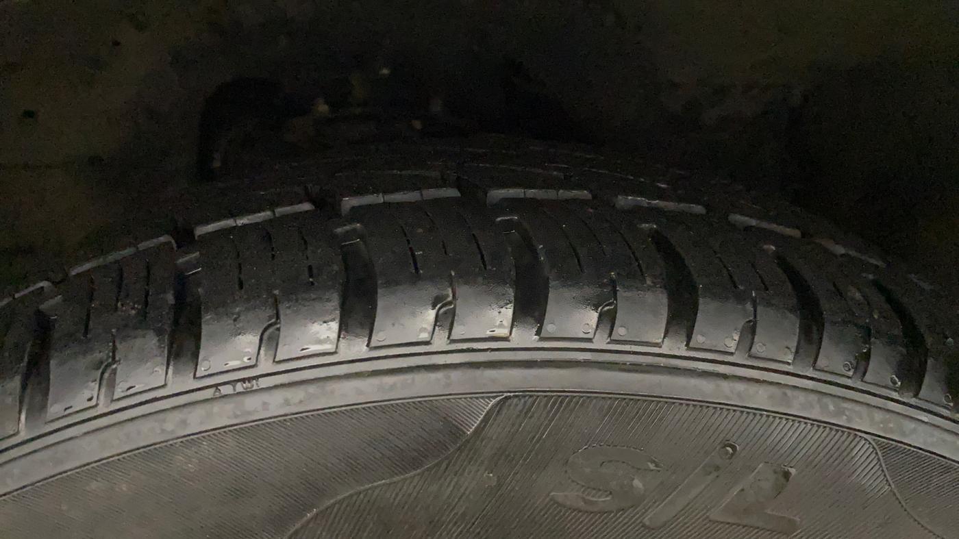 2017 Tata Hexa XT 4X2 6 STR, Diesel, Manual, 91,455 km, Left Front Tyre Tread