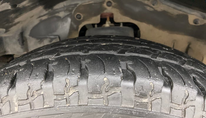 2020 Mahindra Thar LX  P 4WD AT CONVERTIBLE, Petrol, Automatic, 23,584 km, Left Front Tyre Tread