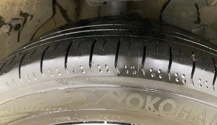 2021 MG HECTOR SHARP 1.5 PETROL CVT, Petrol, Automatic, 1,00,401 km, Right Front Tyre Tread