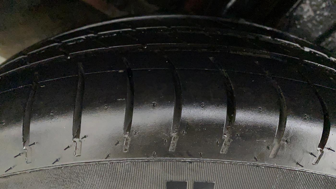 2015 Maruti Ciaz ZXI, Petrol, Manual, 79,579 km, Right Rear Tyre Tread