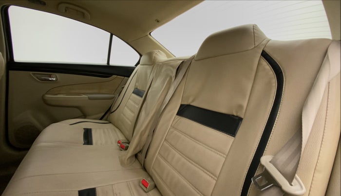 2015 Maruti Ciaz ZXI, Petrol, Manual, 79,579 km, Right Side Rear Door Cabin