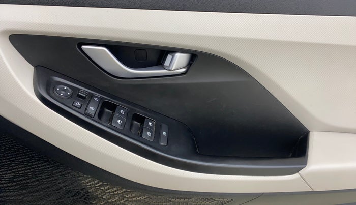 2022 Hyundai Creta SX 1.5 PETROL, Petrol, Manual, 17,357 km, Driver Side Door Panels Control