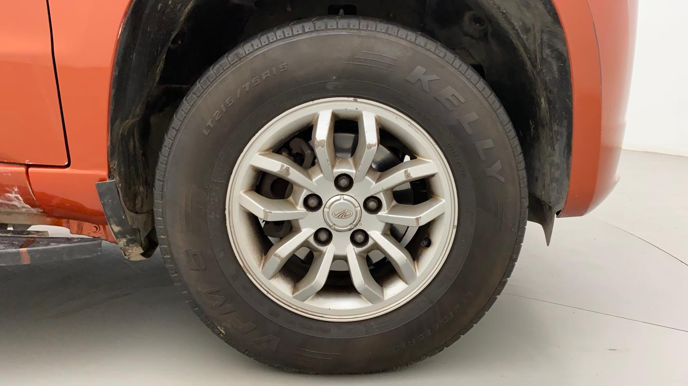 2016 Mahindra TUV300 T8, Diesel, Manual, 98,798 km, Right Front Wheel