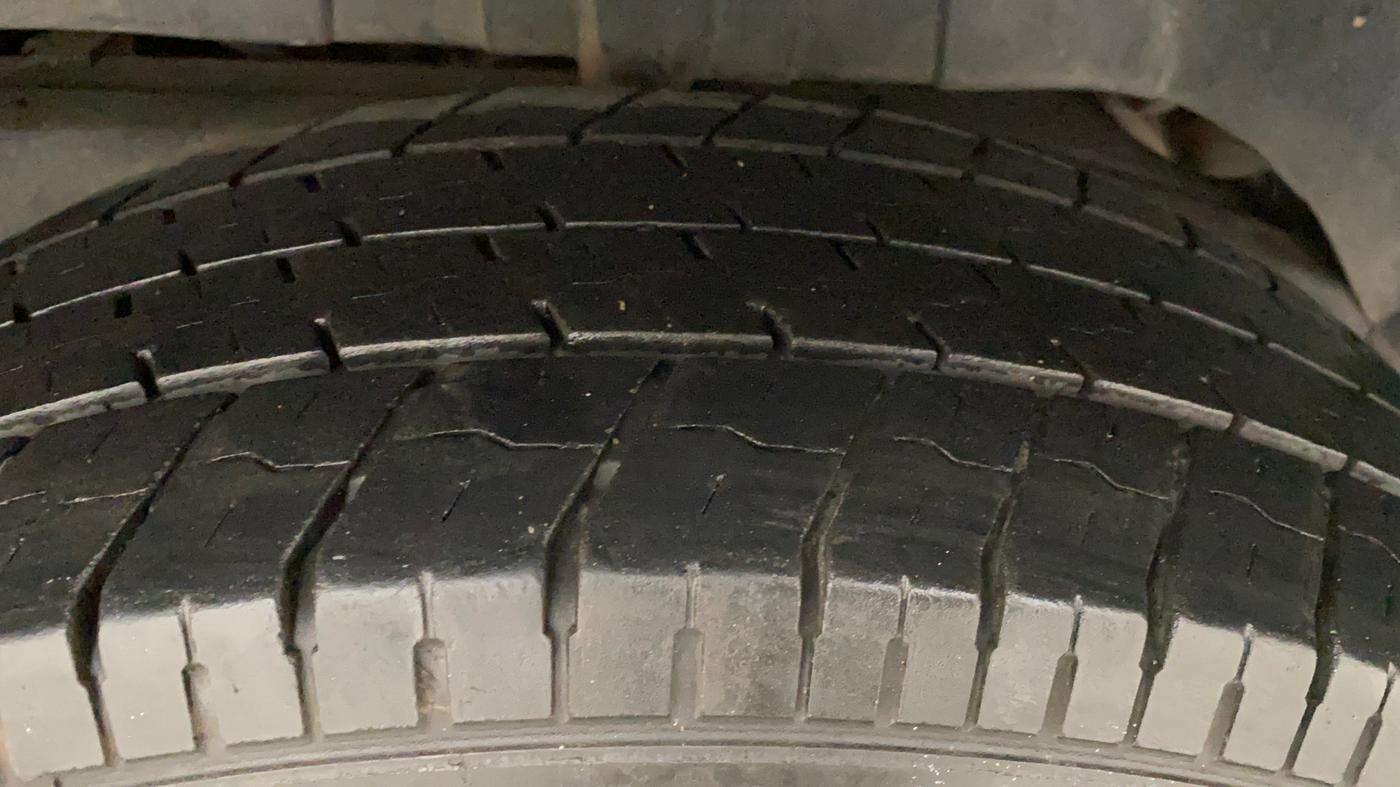2016 Mahindra TUV300 T8, Diesel, Manual, 98,798 km, Left Rear Tyre Tread