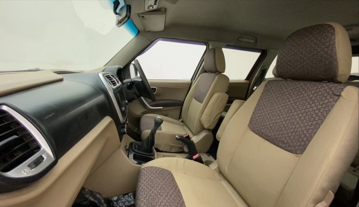 2016 Mahindra TUV300 T8, Diesel, Manual, 98,798 km, Right Side Front Door Cabin