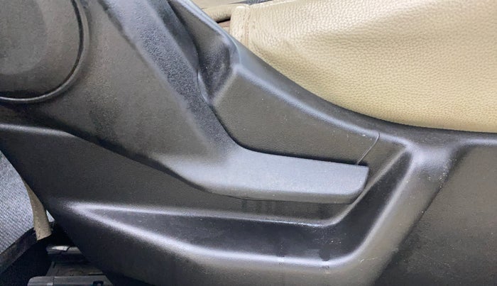 2019 Maruti New Wagon-R VXI 1.2, Petrol, Manual, 81,539 km, Driver Side Adjustment Panel