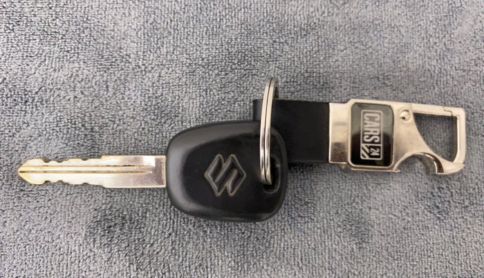 2020 Maruti Swift LXI, Petrol, Manual, 10,679 km, Key Close Up