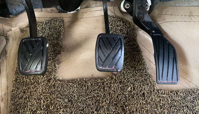 2019 Maruti Ciaz ALPHA 1.5 SHVS PETROL, Petrol, Manual, 96,651 km, Pedals