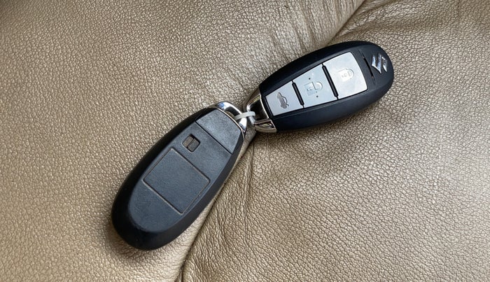 2019 Maruti Ciaz ALPHA 1.5 SHVS PETROL, Petrol, Manual, 96,651 km, Key Close Up