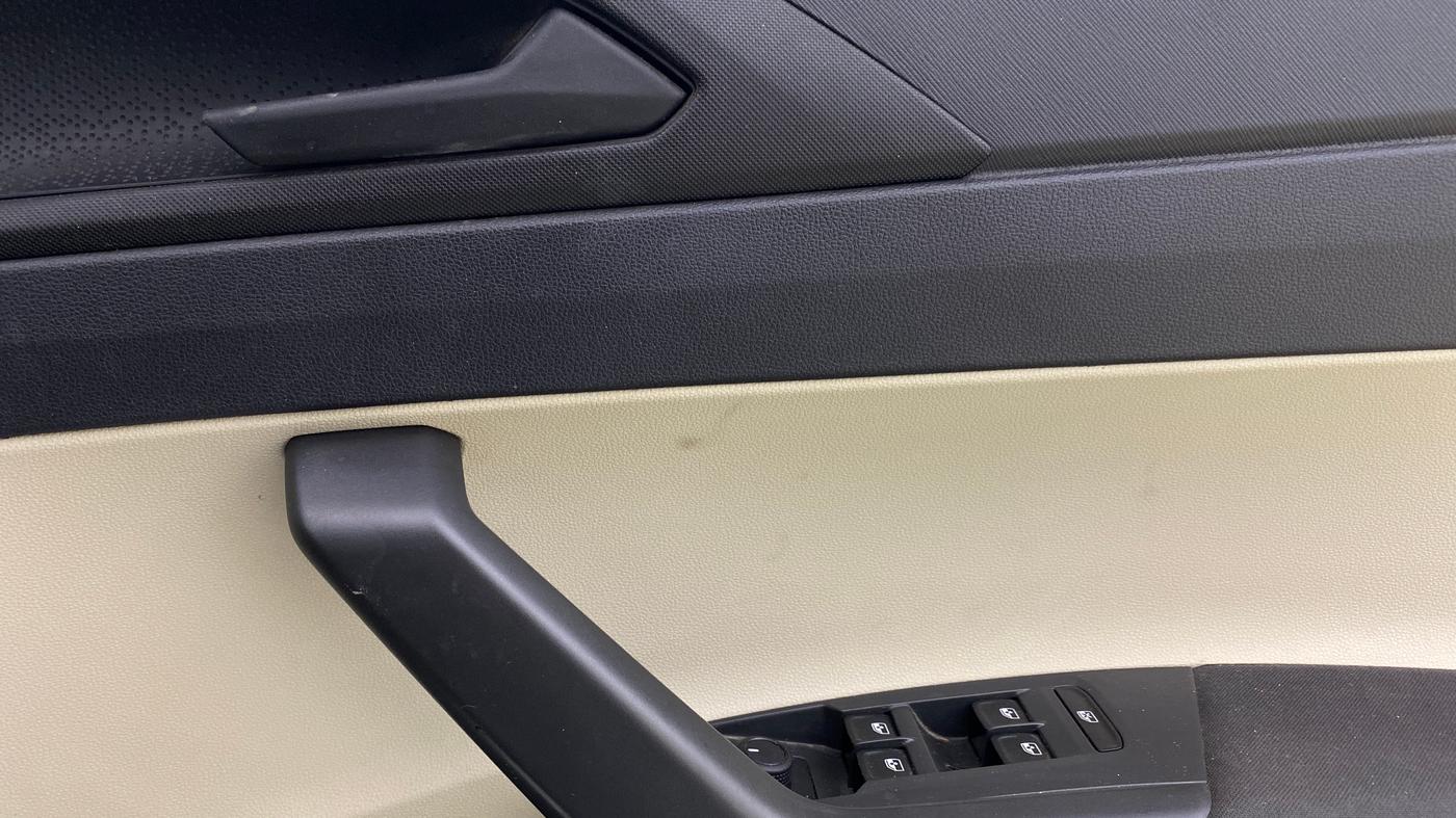 2024 Skoda SLAVIA ACTIVE 1.0L TSI MT, Petrol, Manual, 32,819 km, Driver Side Door Panels Control