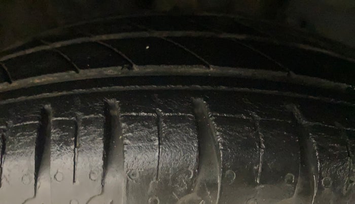 2021 Renault Kwid CLIMBER 1.0 (O), Petrol, Manual, 24,931 km, Right Front Tyre Tread