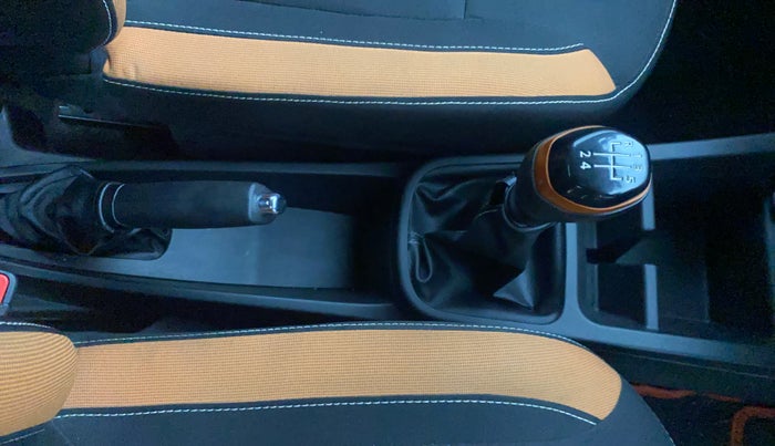 2021 Renault Kwid CLIMBER 1.0 (O), Petrol, Manual, 24,931 km, Gear Lever