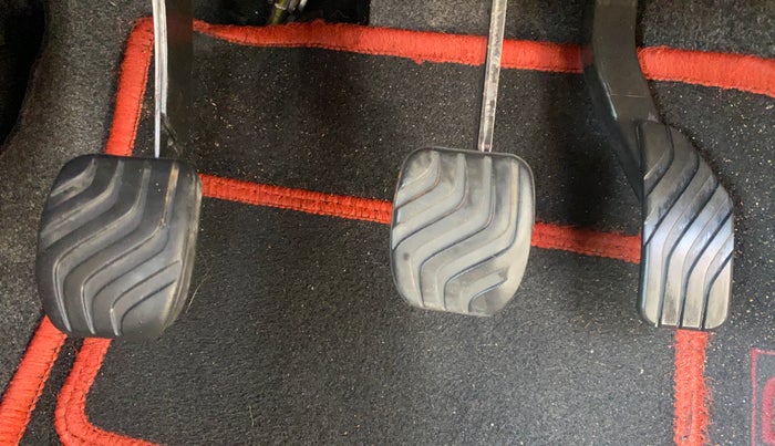 2021 Renault Kwid CLIMBER 1.0 (O), Petrol, Manual, 24,931 km, Pedals