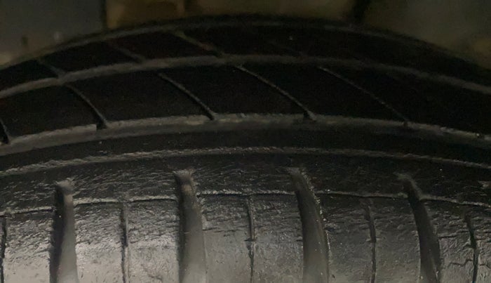 2021 Renault Kwid CLIMBER 1.0 (O), Petrol, Manual, 24,931 km, Left Front Tyre Tread